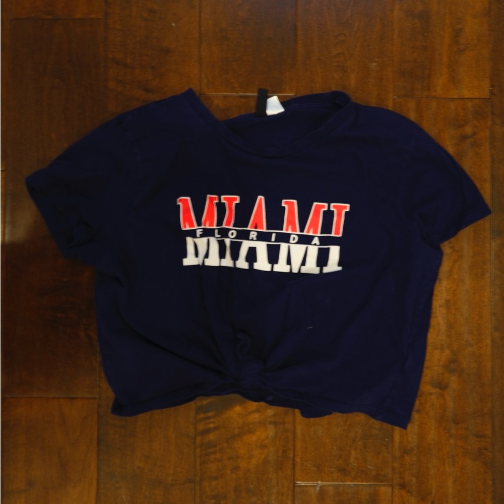 Cute cropped Miami top
